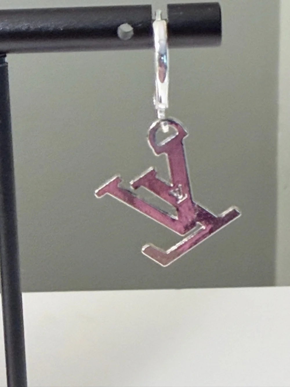 Louis Vuitton classic lv